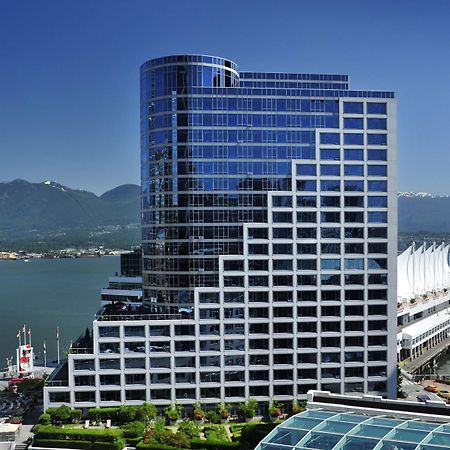 Fairmont Waterfront Otel Vancouver Dış mekan fotoğraf Shaw Tower, the company's headquarters in Vancouver