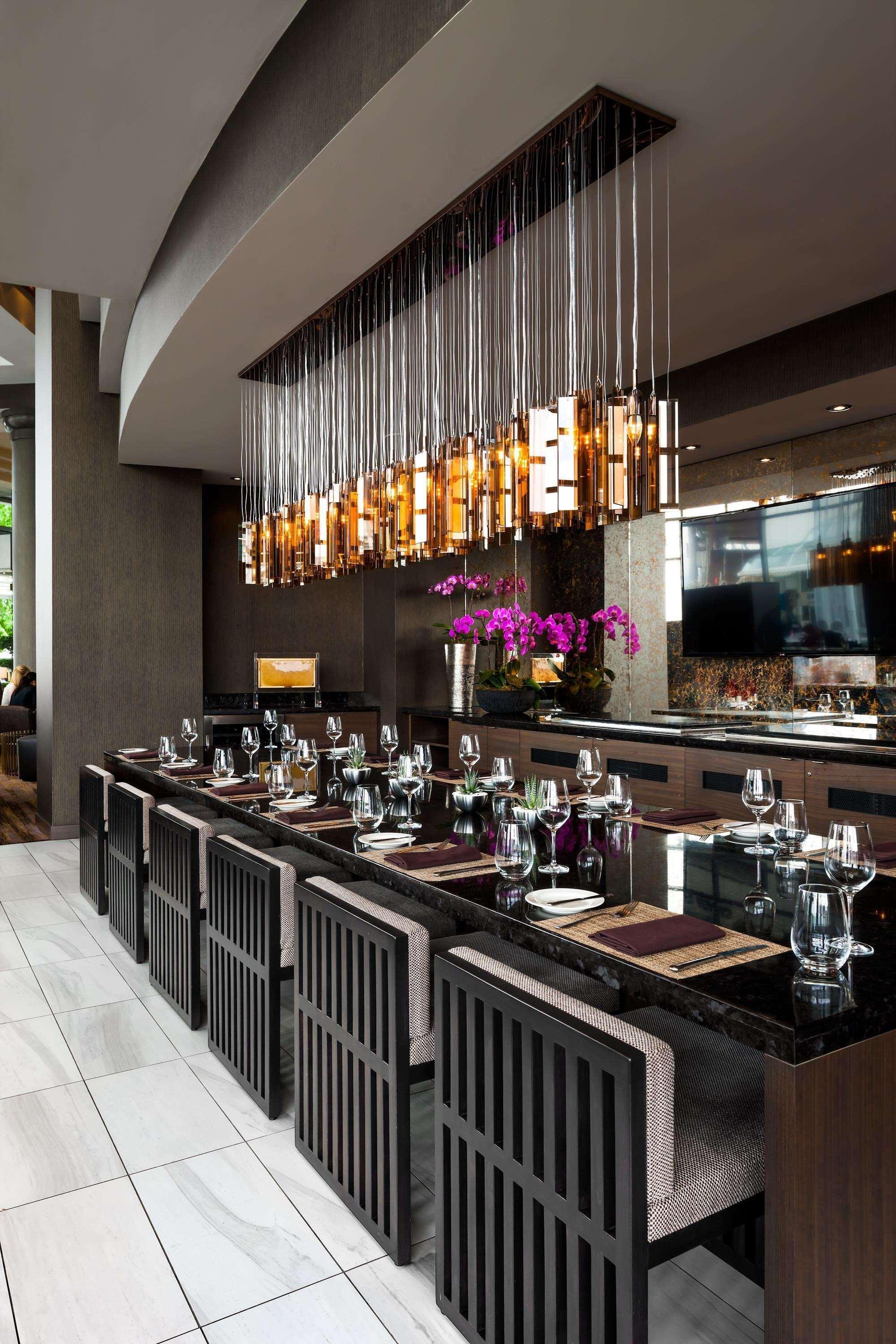 Fairmont Waterfront Otel Vancouver Dış mekan fotoğraf The interior of the restaurant
