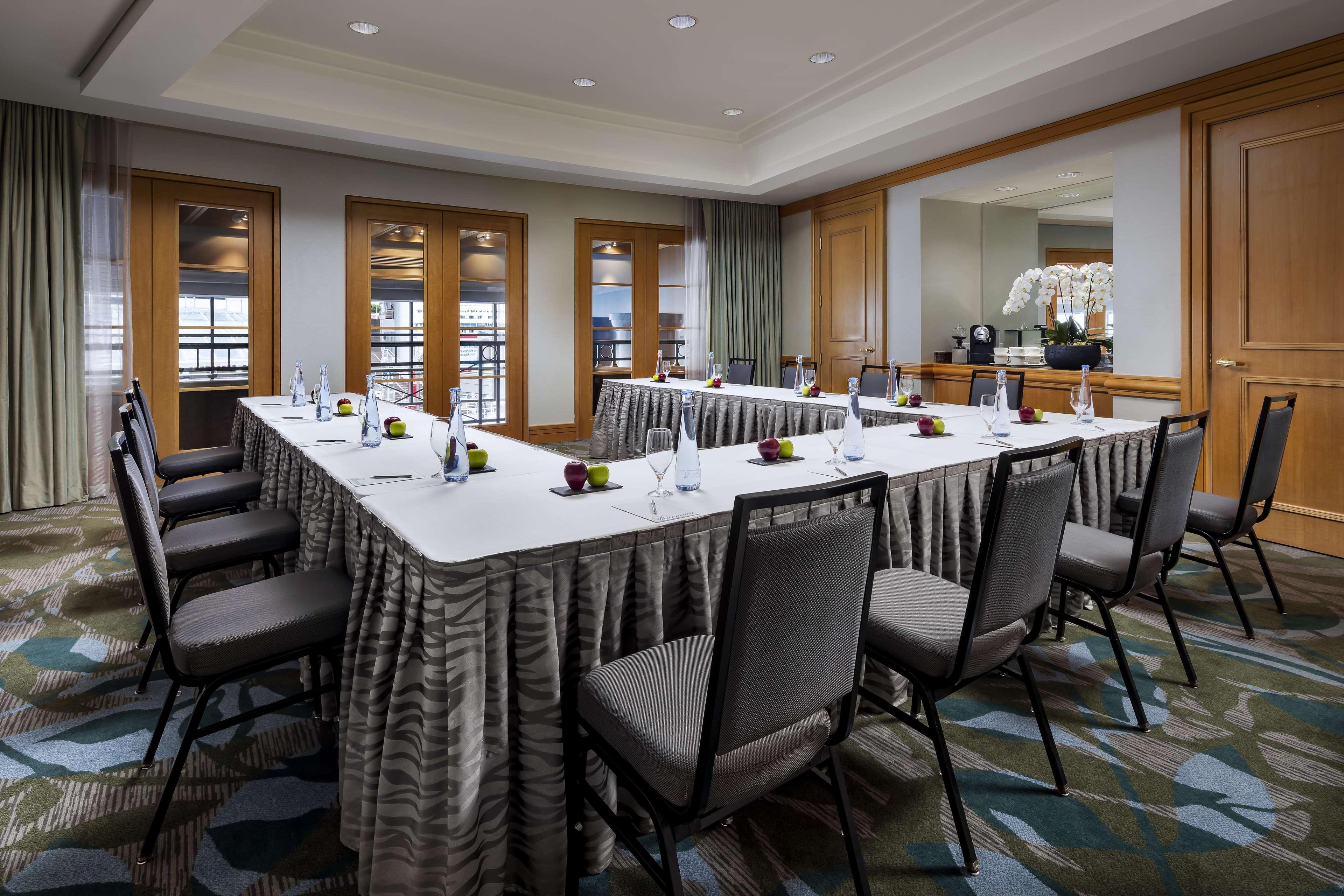 Fairmont Waterfront Otel Vancouver Dış mekan fotoğraf Meeting room