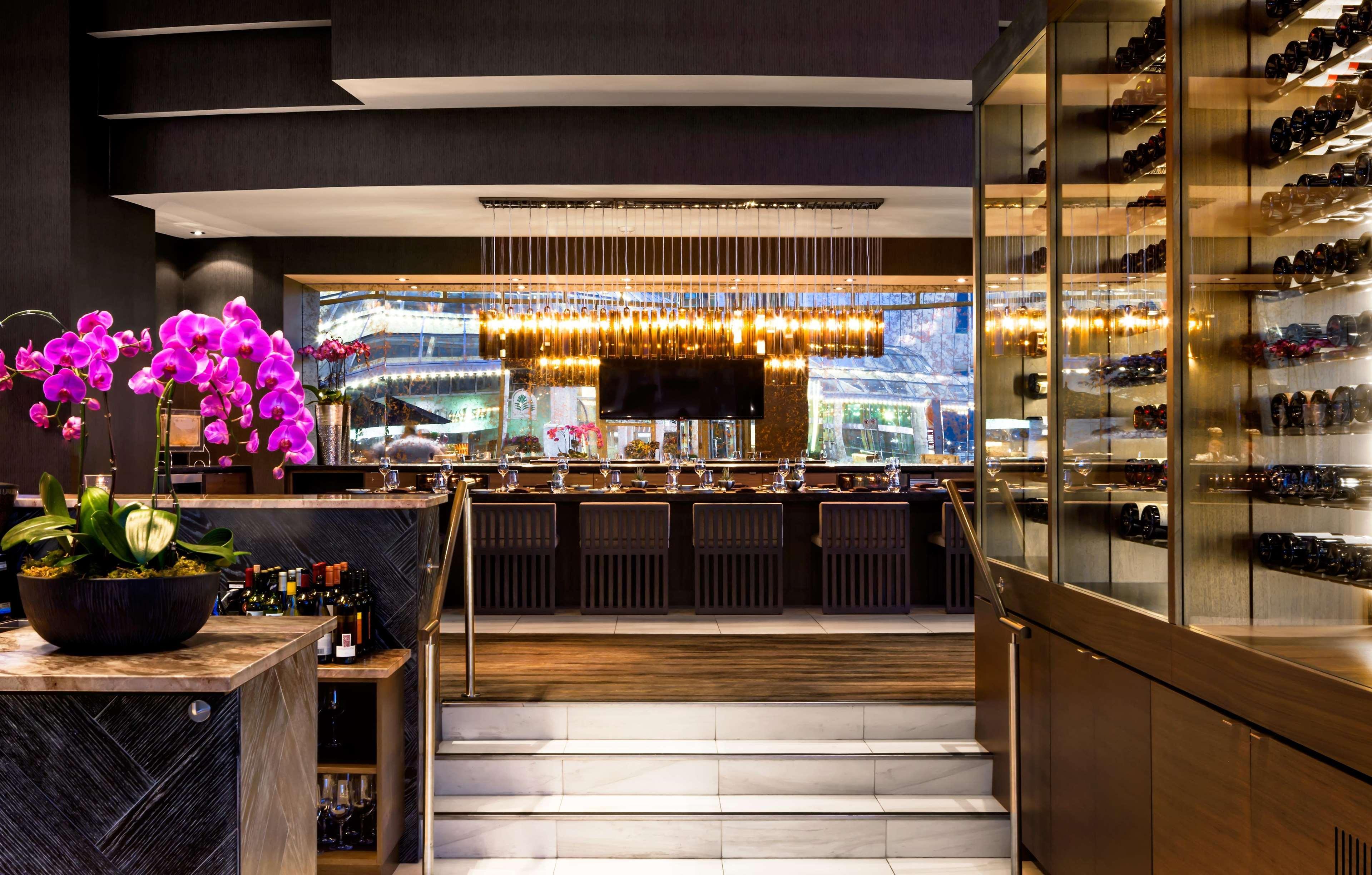Fairmont Waterfront Otel Vancouver Dış mekan fotoğraf The interior of the restaurant
